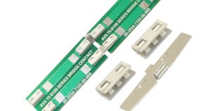 AVX lance un système de contact unique STRIPT™ en trois parties pour les connexions linéaires de LED et de PCB coplanaires